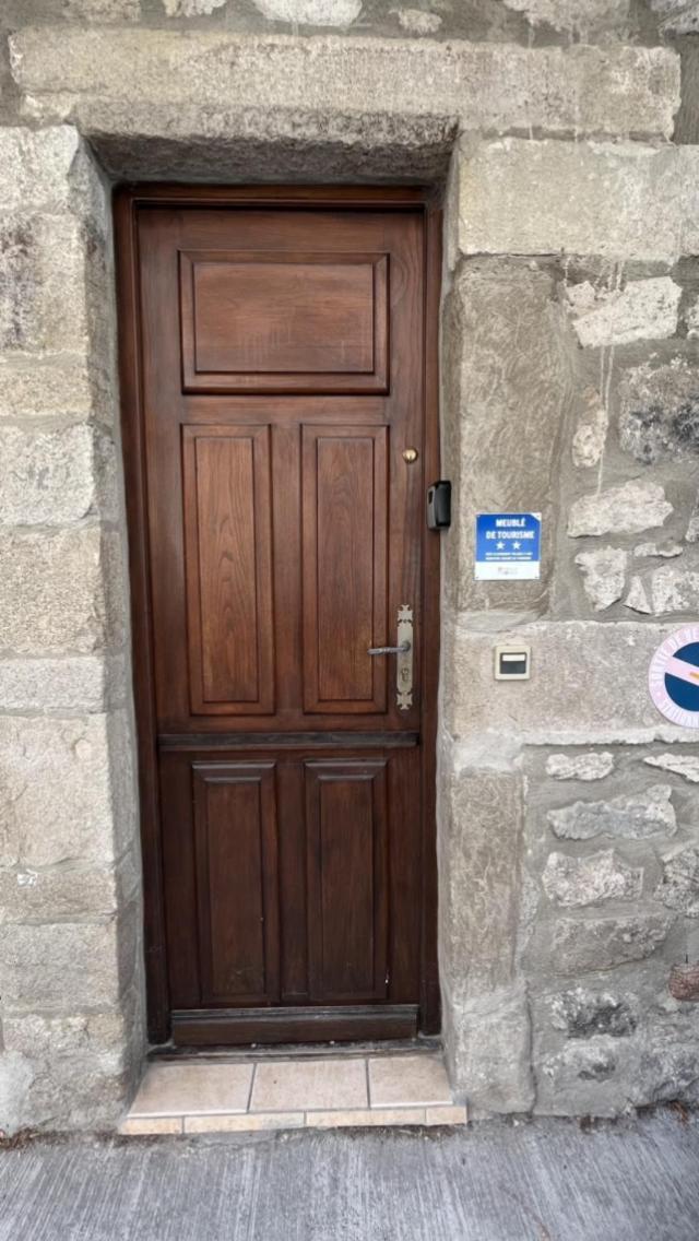 Appartement Jaujac מראה חיצוני תמונה